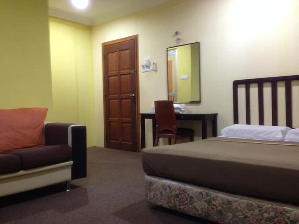 Hotel Nawar Pasir Mas Eksteriør bilde